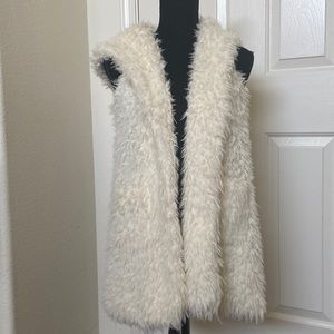 Listicle sweater size medium